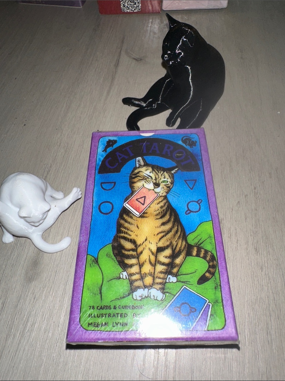 Cat Tarot Deck - Illustrated Cat Tarot Cards With Two Cat Figurines unopened
